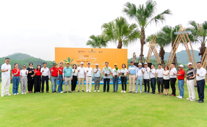 Văn Lang Empire T&T Golf Club “Ươm Bàng Vuông - Ươm tình yêu Trường Sa"