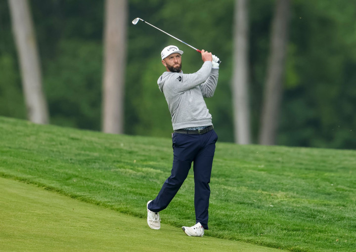 PGA Championship 2026: Jon Rahm gây tranh cãi với tình huống giải thoát từ rough vào fairway
