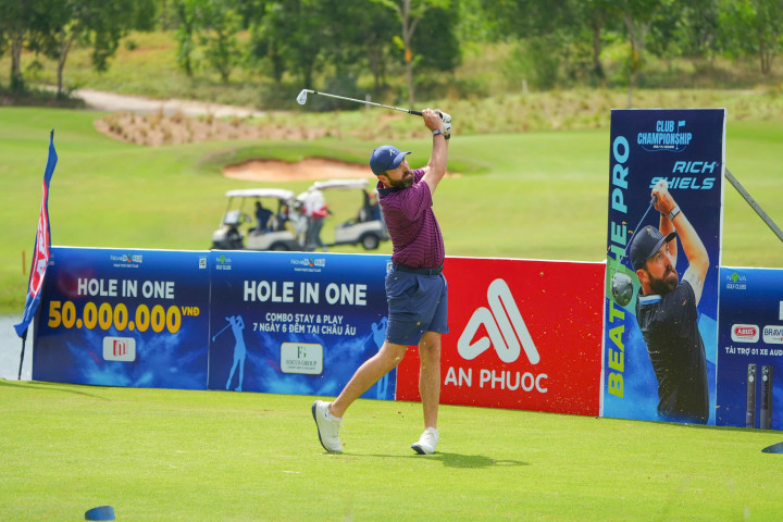 Rick Shiels trở thành hội viên danh dự đầu tiên tại Novaworld Phan Thiet Golf Club
