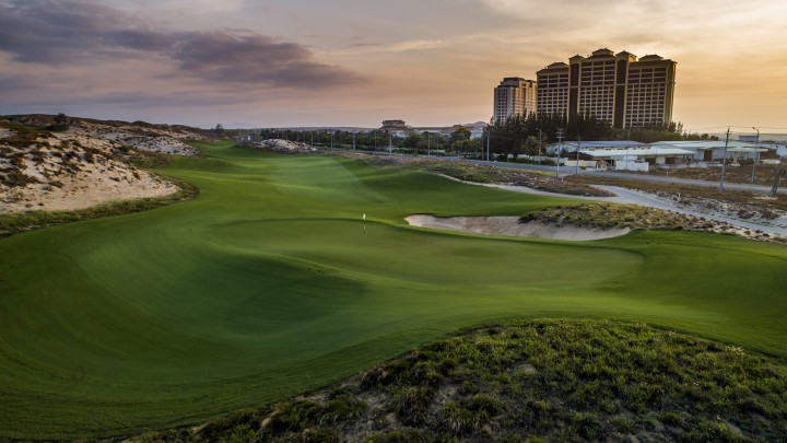 The Bluffs Grand Hồ Tràm Strip và BRG Đà Nẵng Golf lọt top 100 sân golf tốt nhất Thế giới