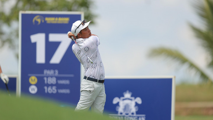 Nguyễn Hữu Quyết nhận về 180 triệu đồng tiền thưởng tại Nam A Bank Vietnam Masters 2023