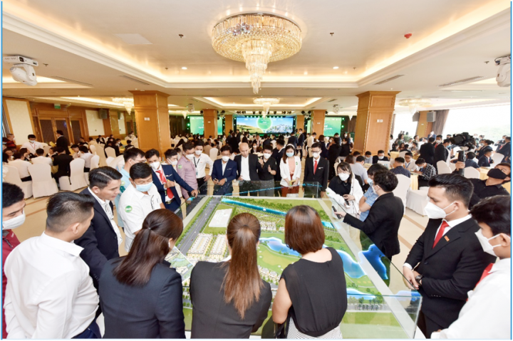 Làng sinh thái golf Green Center thu hút hàng trăm khách hàng tham dự lễ công bố dự án