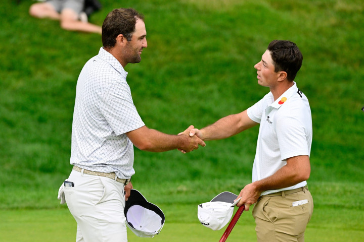Viktor Hovland đánh bại Scottie Scheffler ở playoff, giành chức vô địch Travelers Championship 2026