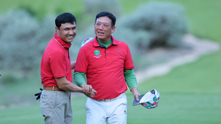 Toàn thắng ở lượt trận Four-ball, Miền Bắc độc chiếm ngôi đầu sau ngày 1 Vietnam Unity Golf Cup 2025