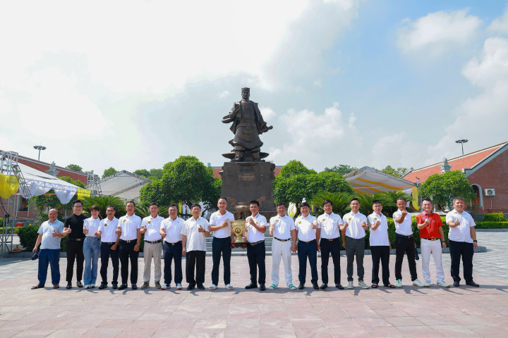 Lộ diện Cúp luân lưu Giải Vô địch các CLB Golf tỉnh Bắc Ninh lần thứ nhất tại Đền Lý Thường Kiệt