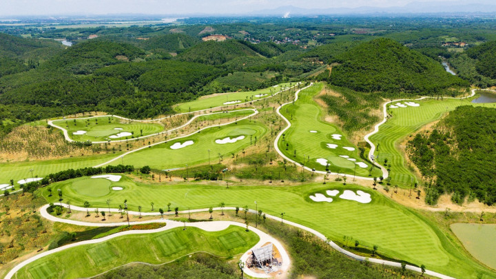Văn Lang Empire T&T Golf Club: 18 hố golf – Dấu ấn di sản giữa lòng Đất Tổ