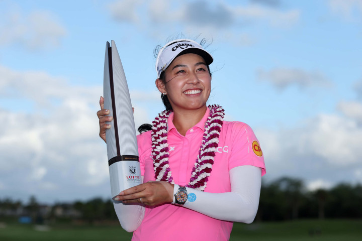 Jeeno Thitikul thắng giải LPGA Tour thứ 4 trong năm, cuộc đua với Nelly Korda nóng trở lại