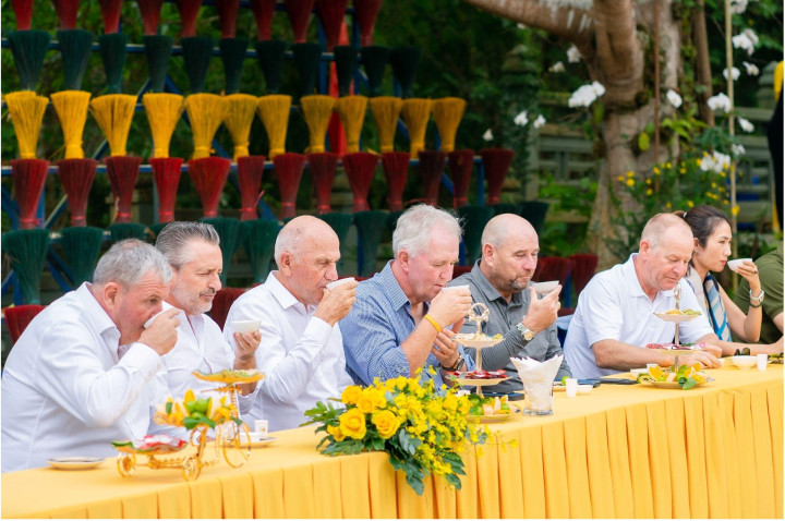 Tặng phẩm Trà Đôi Dép - Quà tặng tinh hoa, kết nối tinh thần golfer tại Vietnam Legends Championship 2025