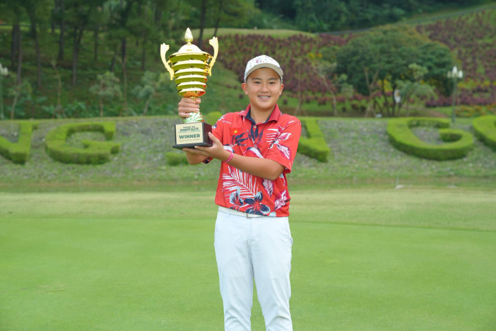 Golfer 13 tuổi Nguyễn Bảo Phát điền tên lên BXH Golf Nghiệp dư Thế giới
