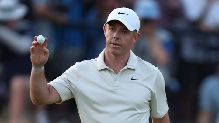 Rory McIlroy vẫn lạc quan dù mắc nhiều "sai lầm ngớ ngẩn" và kém đỉnh bảng 7 gậy tại The Open